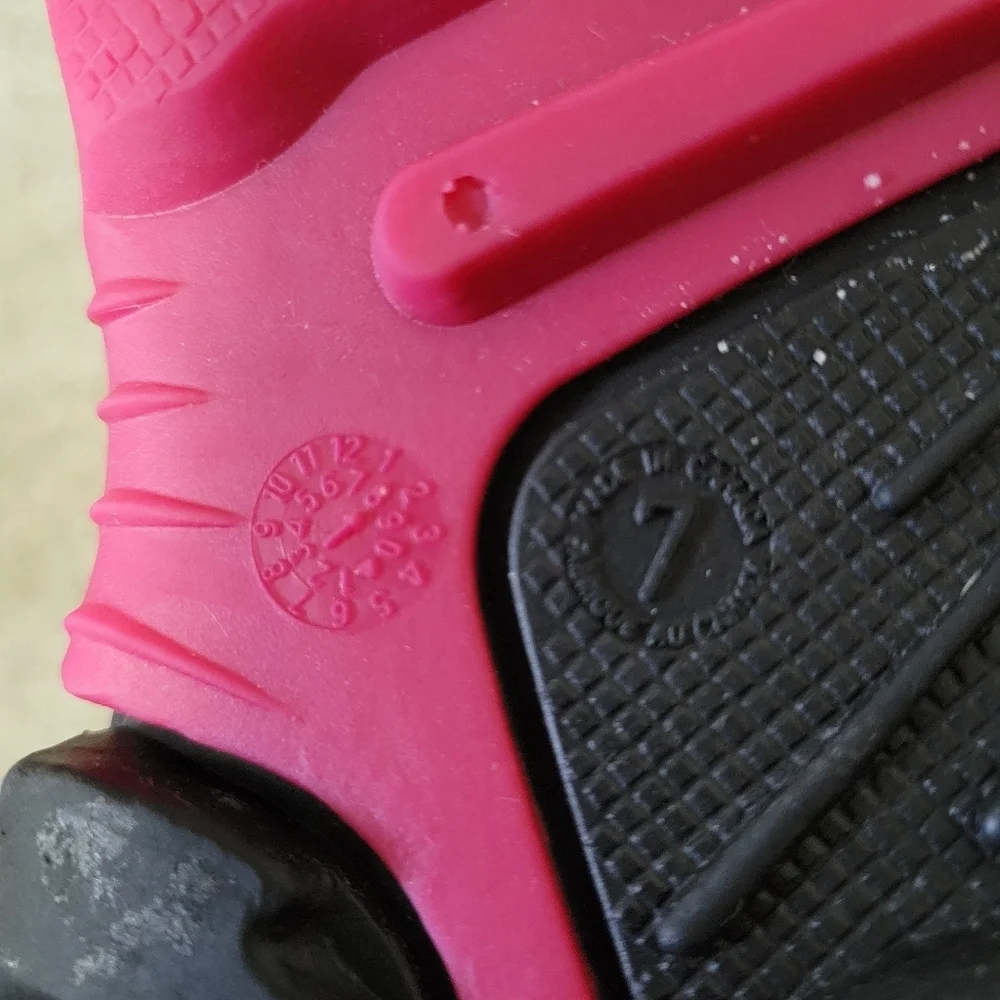Kamik Kid's Powdery 2 Black Pink Fur-Lined Waterproof Winter Boots, Sz 7 Big Kid